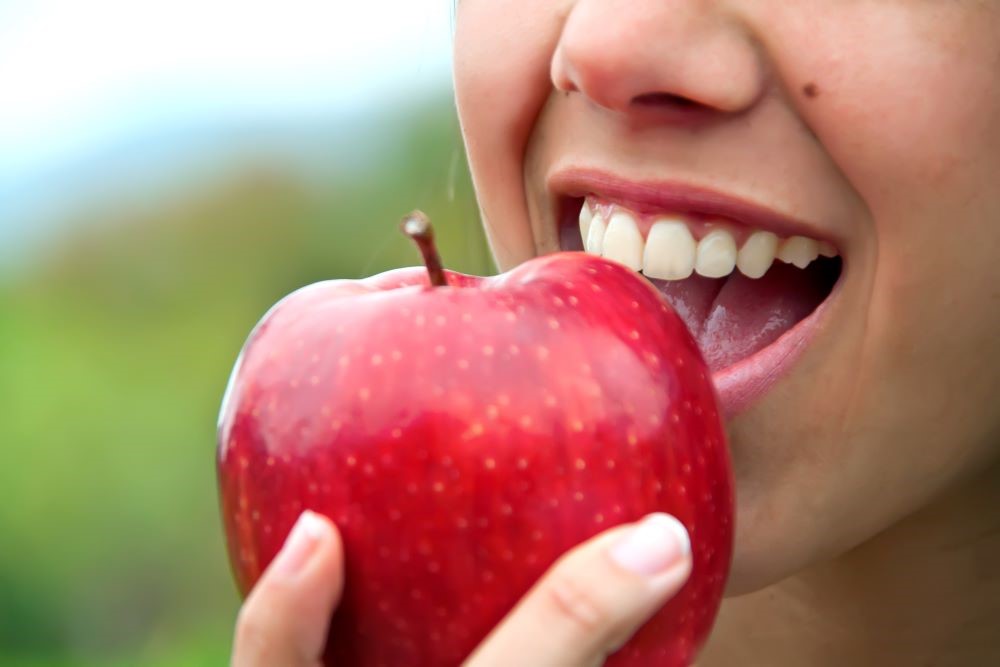 Essential nutrients for healthy teeth and gums: The role of vitamins and minerals in oral health